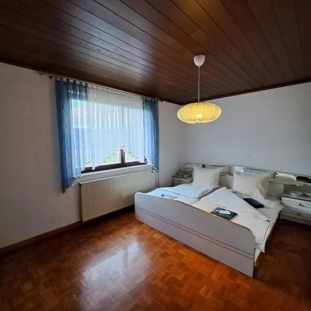Apartma Zdessar - 160 M2 With Classic Car Garage! *