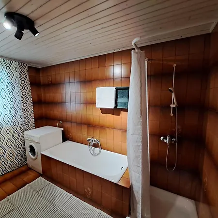 Apartma Zdessar - 160 M2 With Classic Car Garage! Apartment