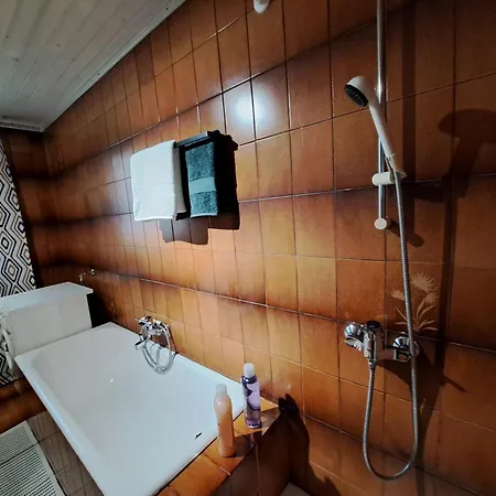 Apartma Zdessar - 160 M2 With Classic Car Garage!
