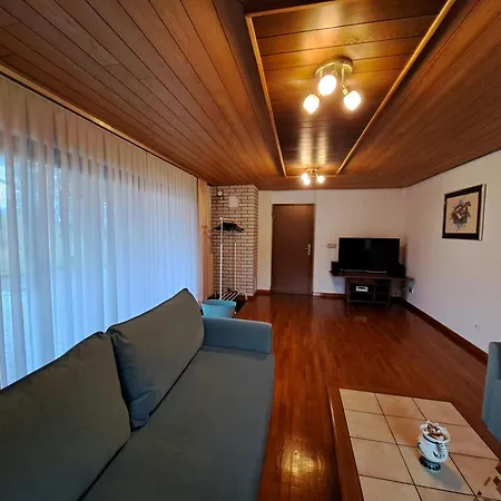 Apartma Zdessar - 160 M2 With Classic Car Garage! Медводе