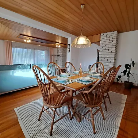 Apartma Zdessar - 160 M2 With Classic Car Garage!