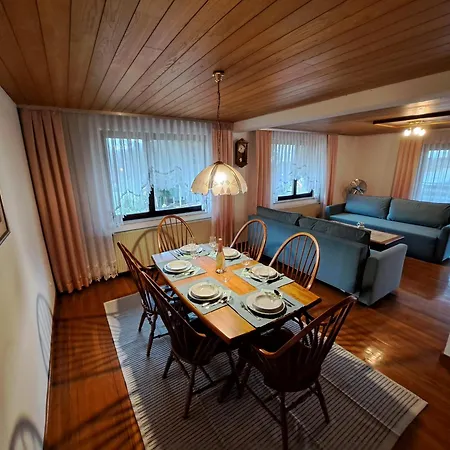 Apartma Zdessar - 160 M2 With Classic Car Garage!