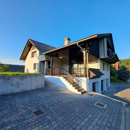 Apartma Zdessar - 160 M2 With Classic Car Garage! Медводе