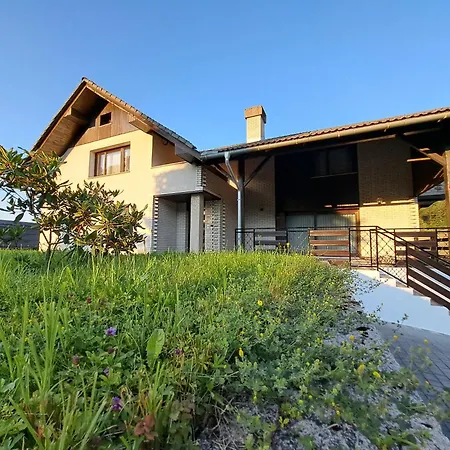 Apartma Zdessar - 160 M2 With Classic Car Garage!