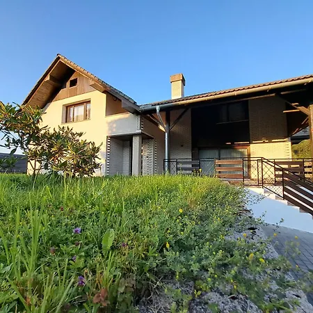 Apartma Zdessar - 160 M2 With Classic Car Garage!