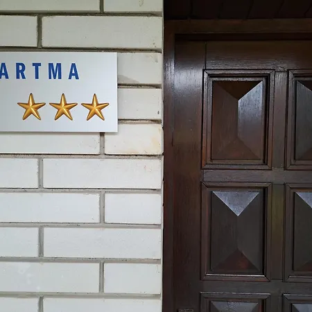 Apartment Apartma Zdessar - 160 M2 With Classic Car Garage!
