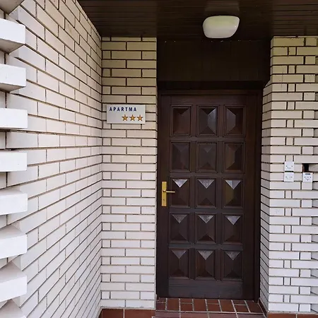 Apartma Zdessar - 160 M2 With Classic Car Garage!