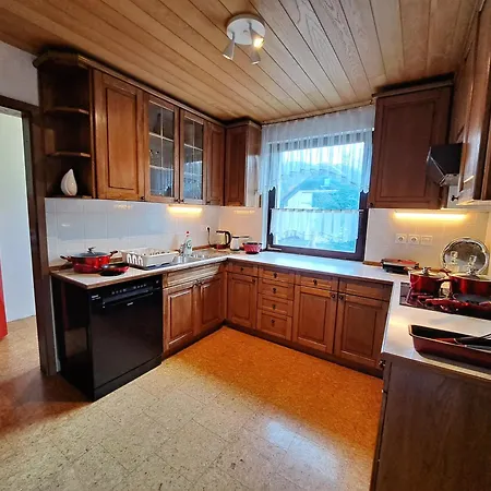 Apartma Zdessar - 160 M2 With Classic Car Garage! Медводе