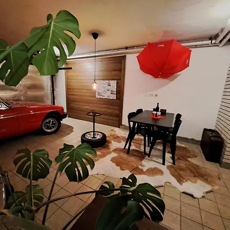 Apartma Zdessar - 160 M2 With Classic Car Garage! Apartment *